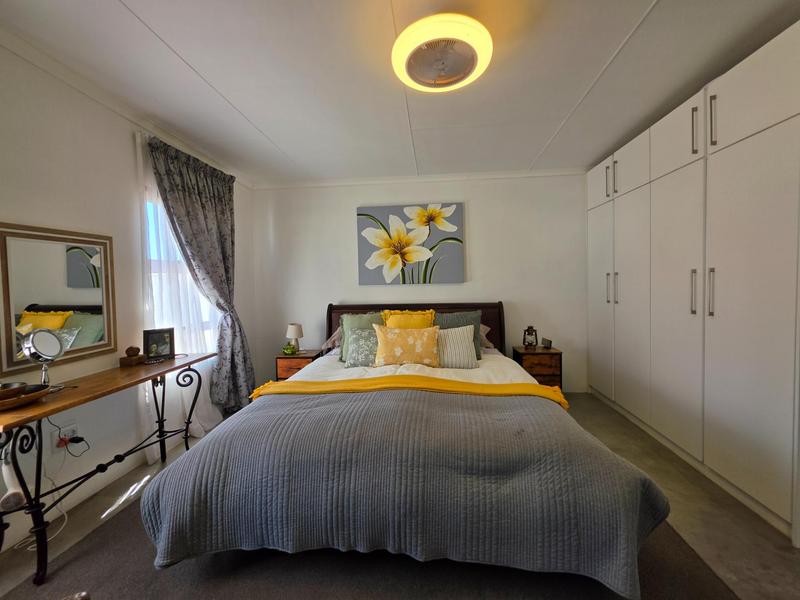 2 Bedroom Property for Sale in Lampiesbaai Western Cape